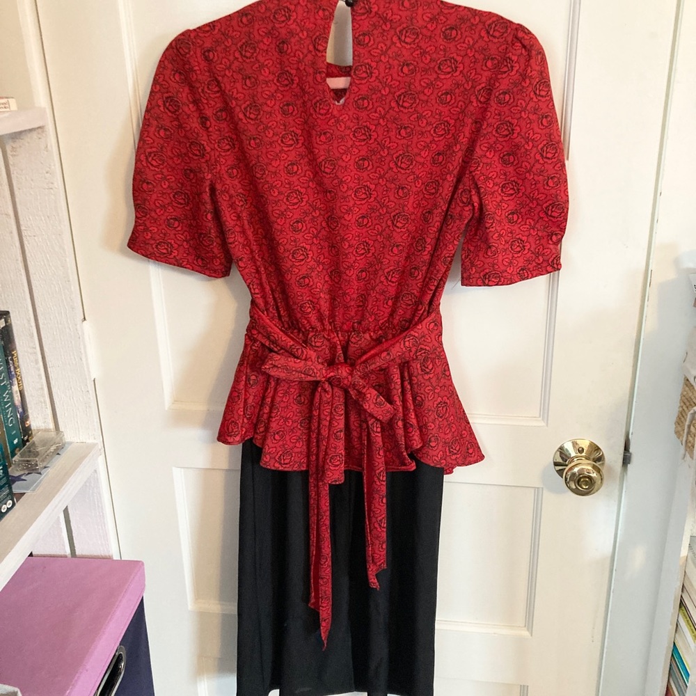 Vintage peplum red and black floral dress size SMALL - Picture 7 of 8